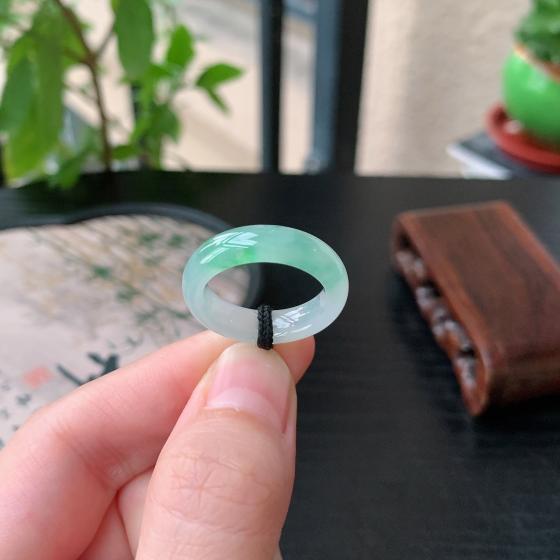 飘绿素面戒圈